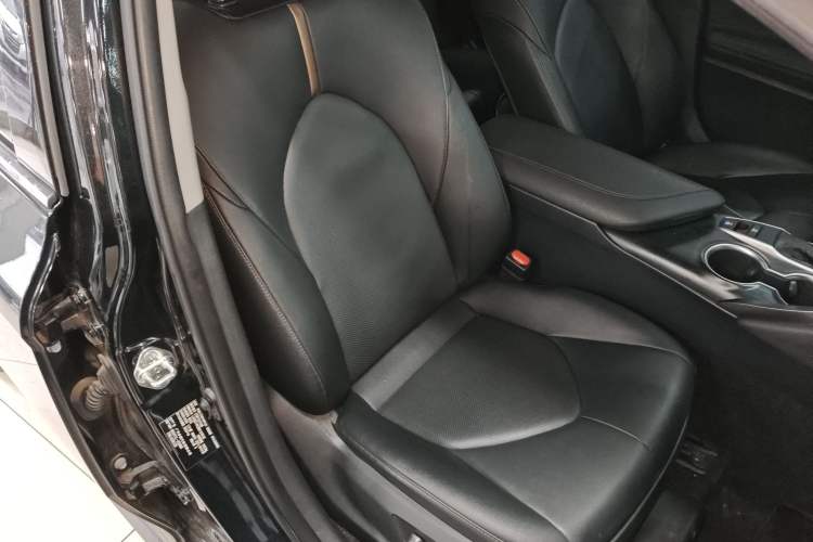 Used Toyota Camry 2021 2.0G Luxury Edition Right Front Seat