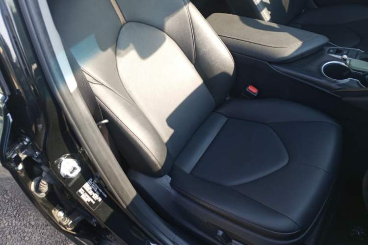 Used Toyota Camry 2021 2.0G Luxury Edition Right Front Seat