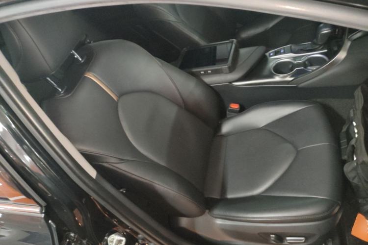 Used Toyota Camry 2021 2.0G Luxury Edition Right Front Seat