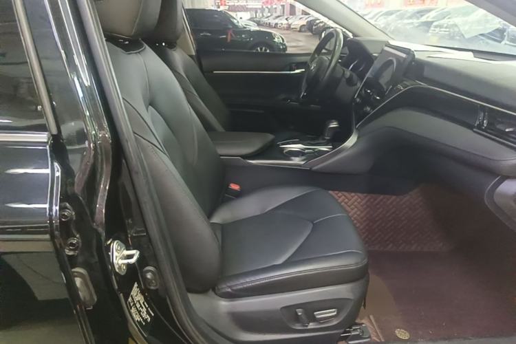 Used Toyota Camry 2021 2.0G Luxury Edition Right Front Seat