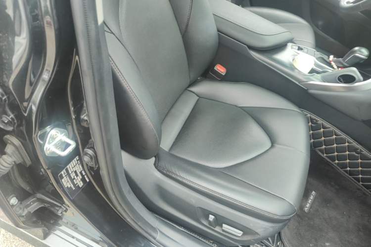 Used Toyota Camry 2021 2.0G Luxury Edition Right Front Seat