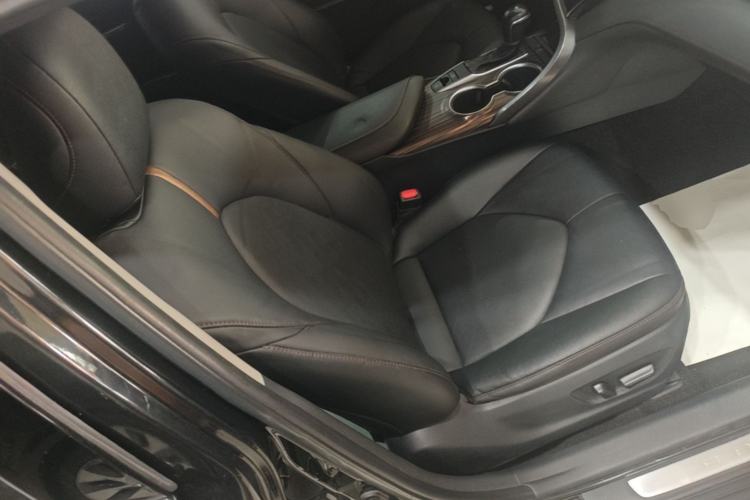Used Toyota Camry 2021 2.0G Luxury Edition Right Front Seat