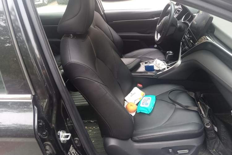 Used Toyota Camry 2021 2.0G Luxury Edition Right Front Seat