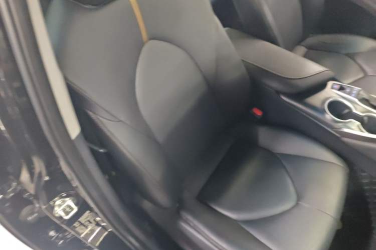 Used Toyota Camry 2021 2.5G Luxury Edition Right Front Seat