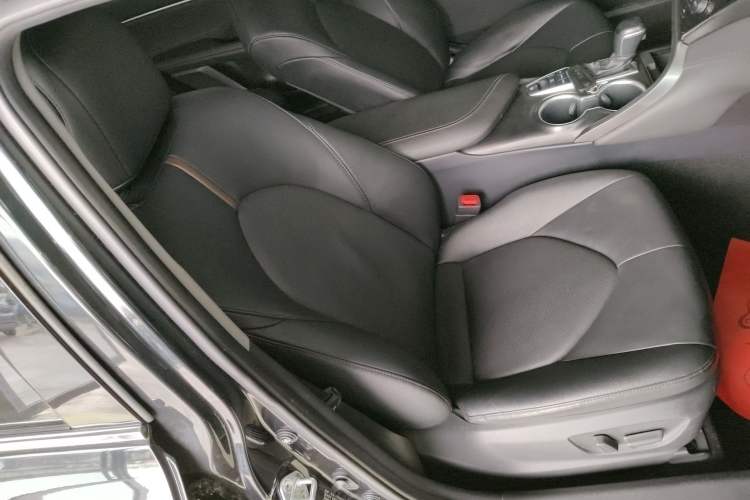 Used Toyota Camry 2021 2.5G Luxury Edition Right Front Seat