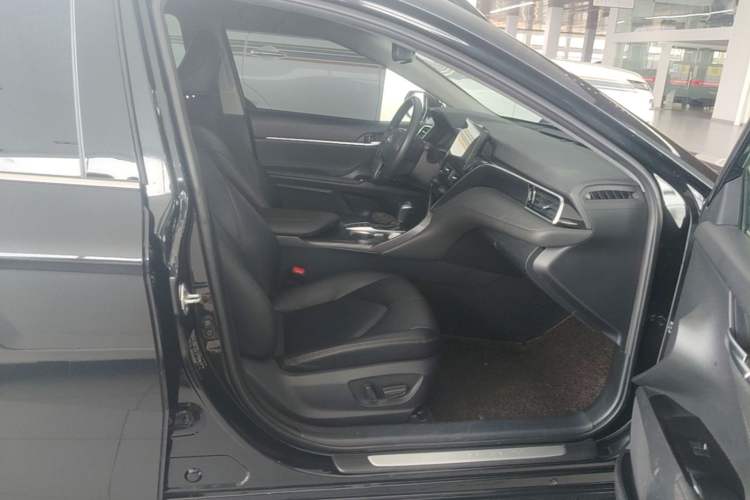 Used Toyota Camry 2021 2.5G Luxury Edition Right Front Seat