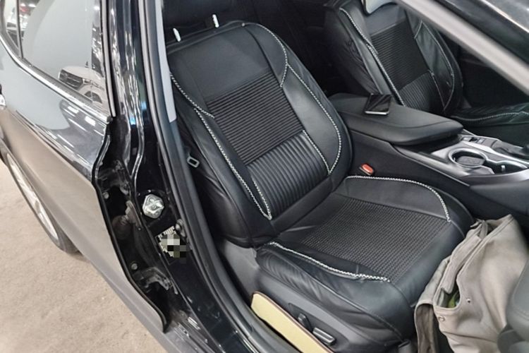 Used Toyota Camry 2021 2.0G Luxury Edition Right Front Seat