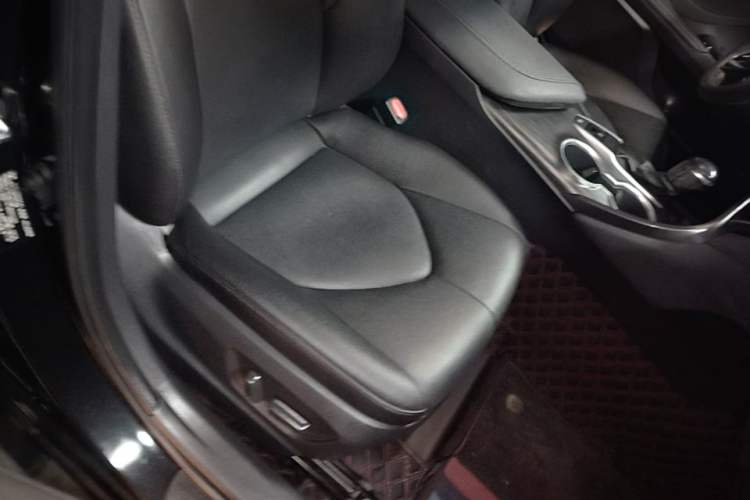 Used Toyota Camry 2021 2.0G Luxury Edition Right Front Seat