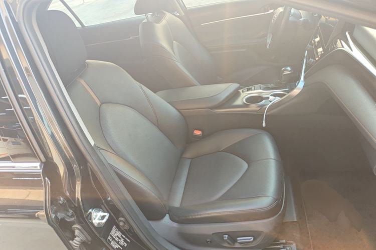 Used Toyota Camry 2021 2.0G Luxury Edition Right Front Seat