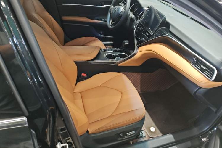 Used Toyota Camry 2021 2.0G Luxury Edition Right Front Seat