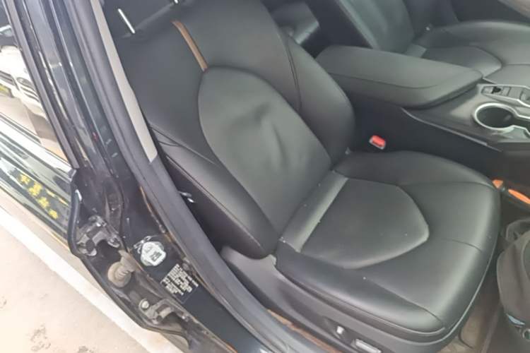 Used Toyota Camry 2021 2.0G Luxury Edition Right Front Seat