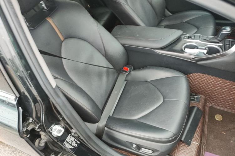 Used Toyota Camry 2021 2.0G Luxury Edition Right Front Seat
