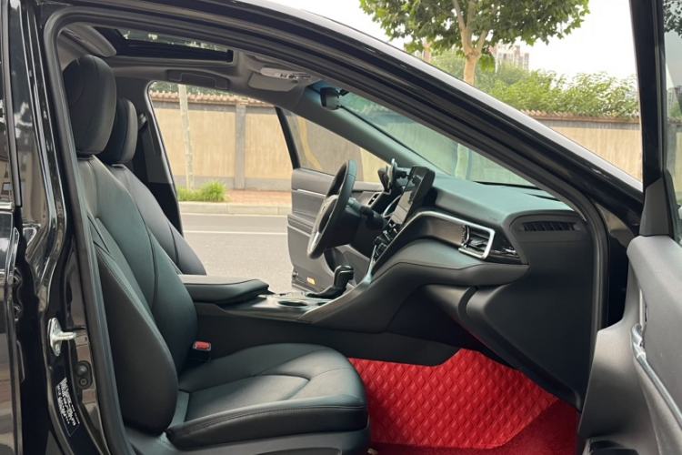 Used Toyota Camry 2021 2.0G Luxury Edition Right Front Seat
