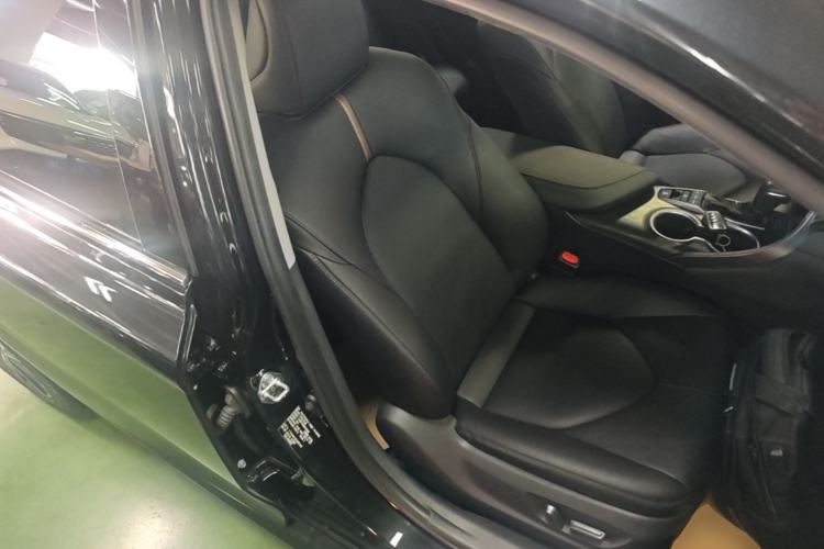 Used Toyota Camry 2021 2.5G Luxury Edition Right Front Seat