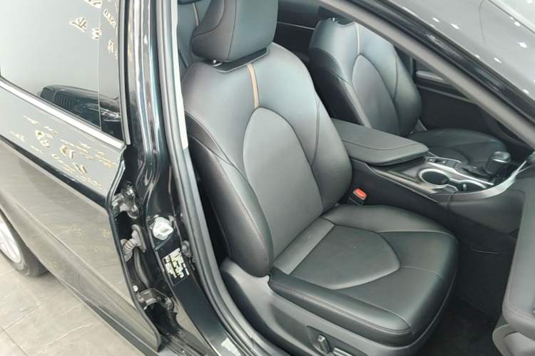Used Toyota Camry 2021 2.0G Luxury Edition Right Front Seat