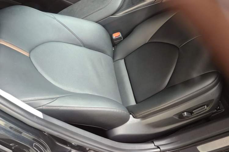 Used Toyota Camry 2021 2.0G Luxury Edition Right Front Seat