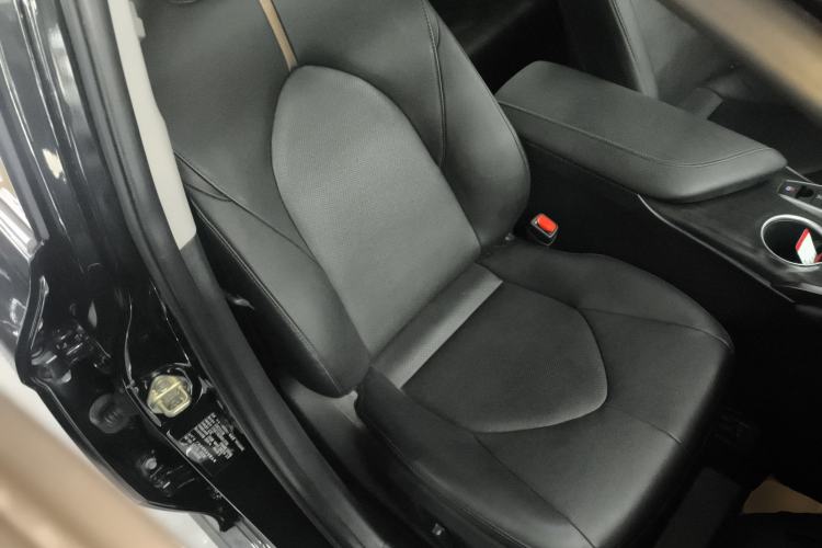 Used Toyota Camry 2021 2.5G Luxury Edition Right Front Seat