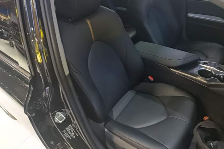 Used Toyota Camry 2021 2.0G Luxury Edition Right Front Seat