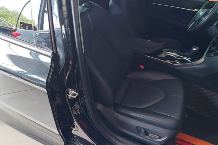 Used Toyota Camry 2021 2.5G Luxury Edition Right Front Seat