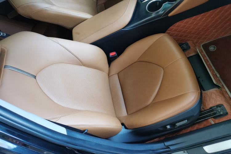 Used Toyota Camry 2021 2.5G Luxury Edition Right Front Seat