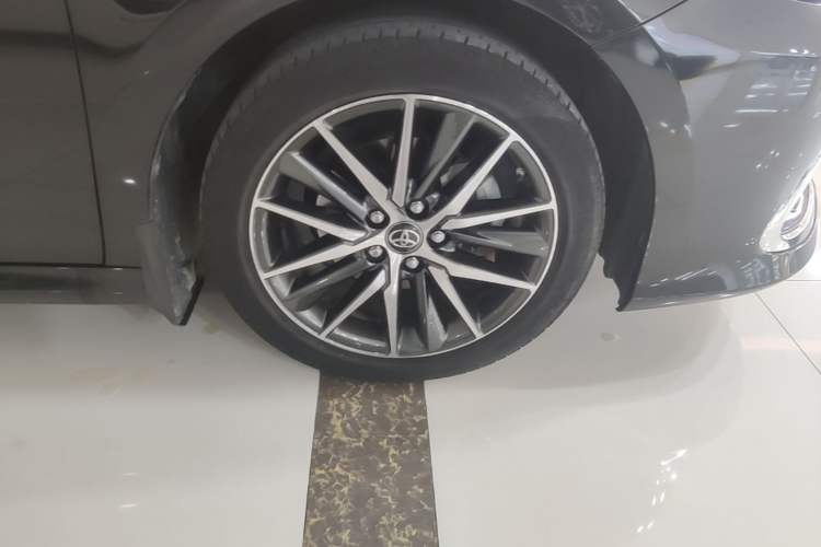 Used Toyota Camry 2021 2.5G Luxury Edition Right Front Wheel Hub