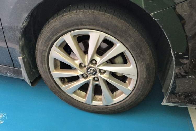 Used Toyota Camry 2021 2.0G Luxury Edition Right Front Wheel Hub