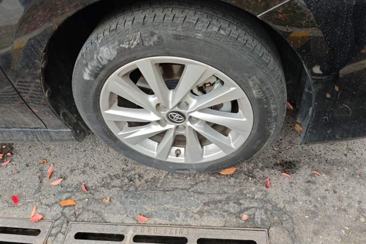 Used Toyota Camry 2021 2.0G Luxury Edition Right Front Wheel Hub