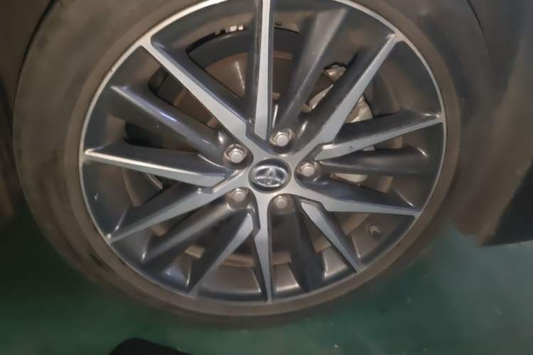 Used Toyota Camry 2021 2.5G Luxury Edition Right Front Wheel Hub