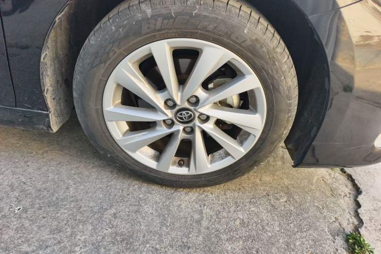 Used Toyota Camry 2021 2.0G Luxury Edition Right Front Wheel Hub