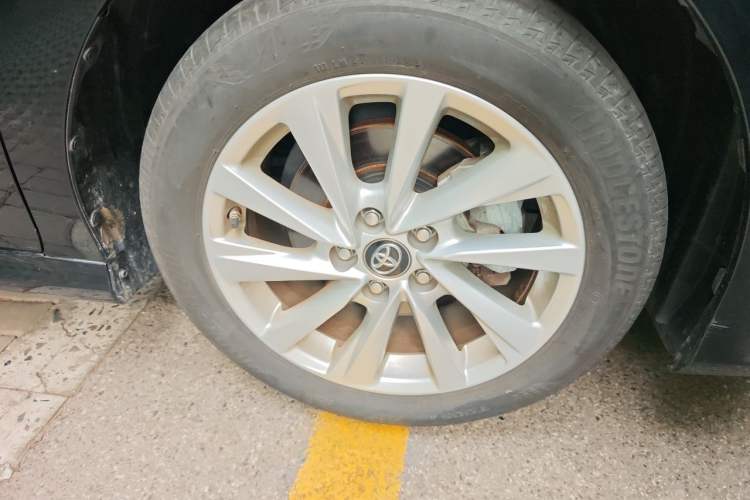 Used Toyota Camry 2021 2.0G Luxury Edition Right Front Wheel Hub
