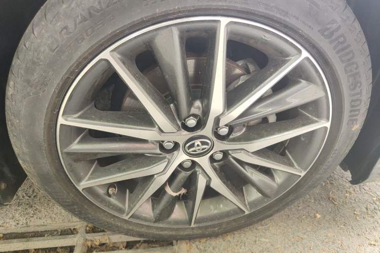Used Toyota Camry 2021 2.5G Luxury Edition Right Front Wheel Hub
