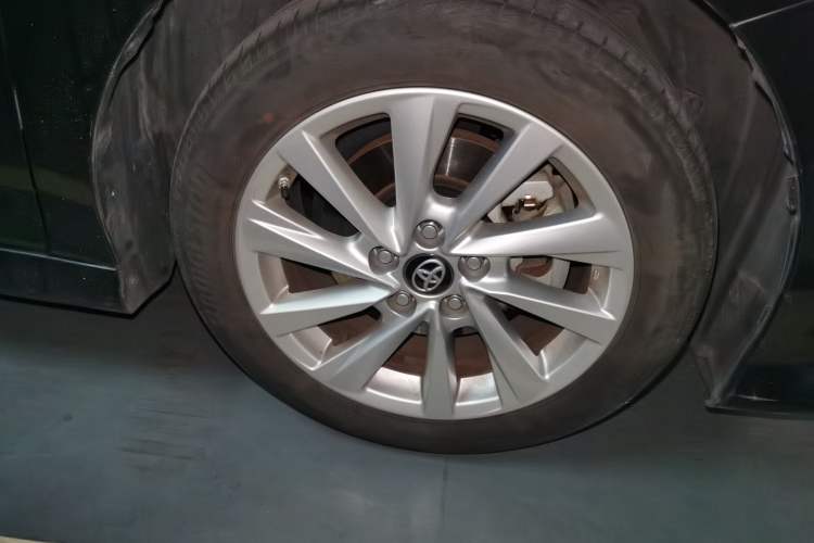 Used Toyota Camry 2021 2.0G Luxury Edition Right Front Wheel Hub