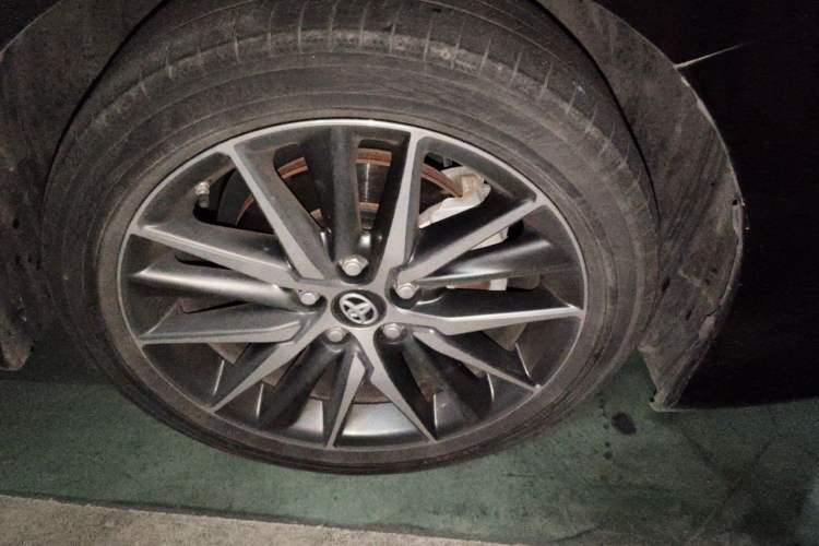Used Toyota Camry 2021 2.5G Luxury Edition Right Front Wheel Hub