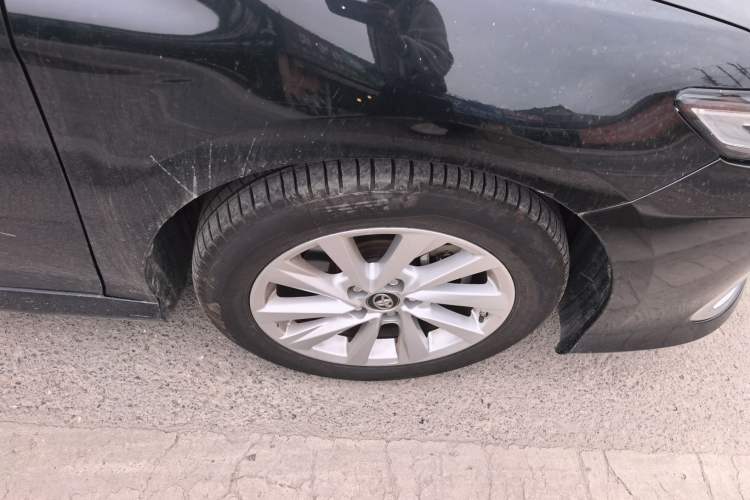Used Toyota Camry 2021 2.0G Luxury Edition Right Front Wheel Hub