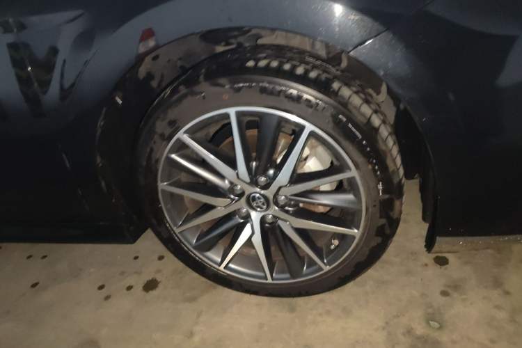 Used Toyota Camry 2021 2.5G Luxury Edition Right Front Wheel Hub