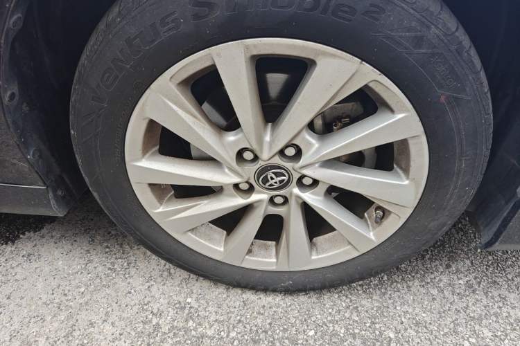 Used Toyota Camry 2021 2.0G Luxury Edition Right Front Wheel Hub