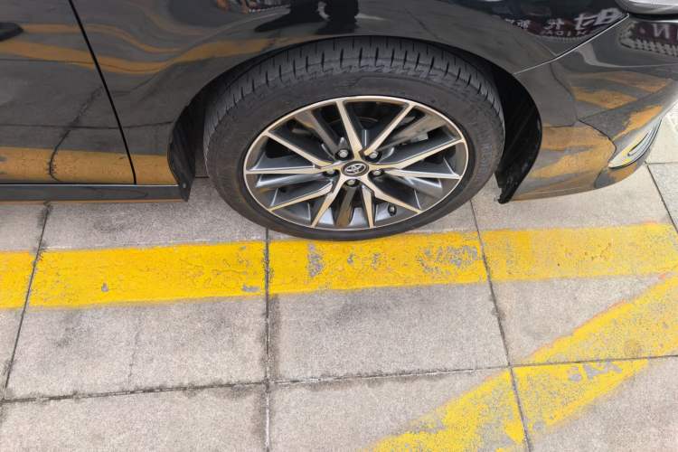 Used Toyota Camry 2021 2.5G Luxury Edition Right Front Wheel Hub