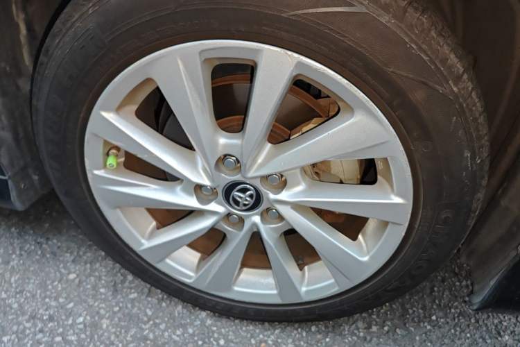 Used Toyota Camry 2021 Dual-Motor 2.5 HGVP Leading Edition Right Front Wheel Hub
