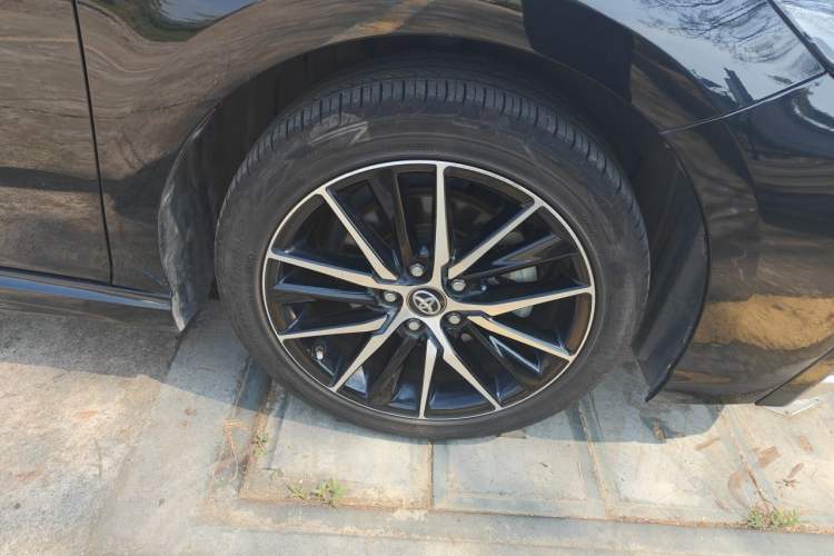 Used Toyota Camry 2021 2.0S FENGSHANG Edition Right Front Wheel Hub
