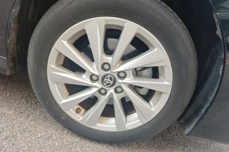 Used Toyota Camry 2021 2.0G Luxury Edition Right Front Wheel Hub
