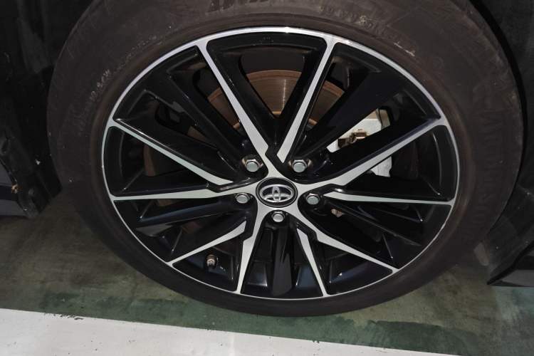 Used Toyota Camry 2021 2.5S Fēngshàng Edition Right Front Wheel Hub