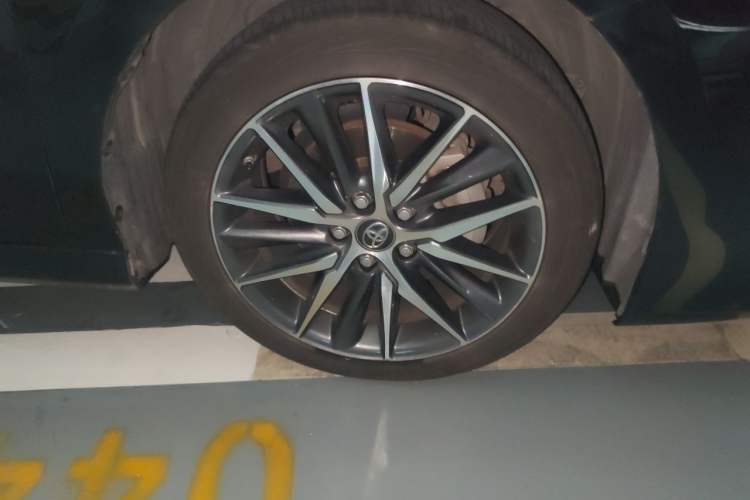 Used Toyota Camry 2021 2.5G Luxury Edition Right Front Wheel Hub