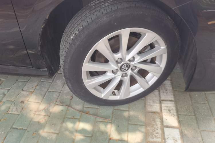 Used Toyota Camry 2021 2.0G Luxury Edition Right Front Wheel Hub