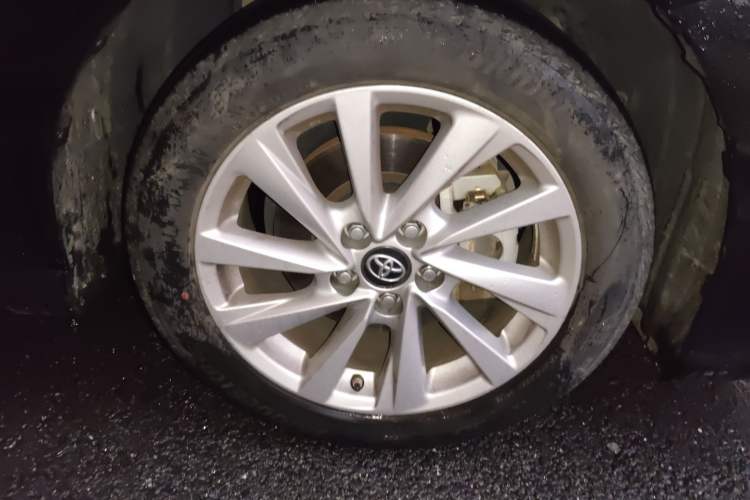 Used Toyota Camry 2021 2.0G Luxury Edition Right Front Wheel Hub