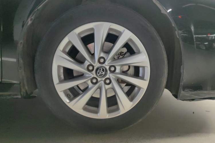 Used Toyota Camry 2021 2.0G Luxury Edition Right Front Wheel Hub