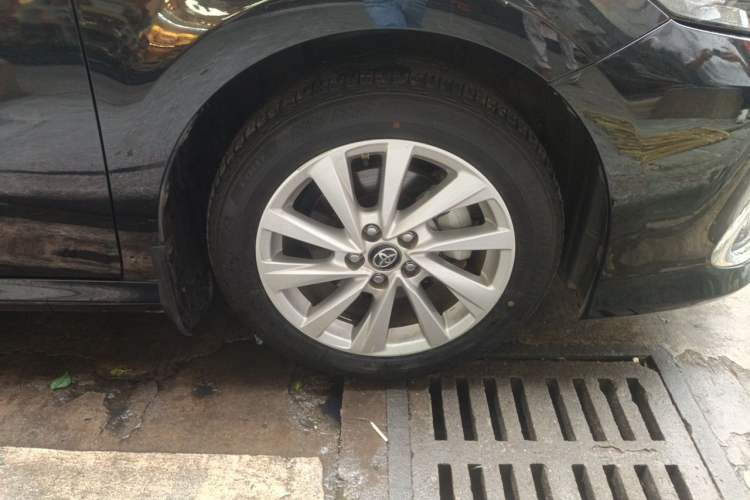 Used Toyota Camry 2021 2.0G Luxury Edition Right Front Wheel Hub