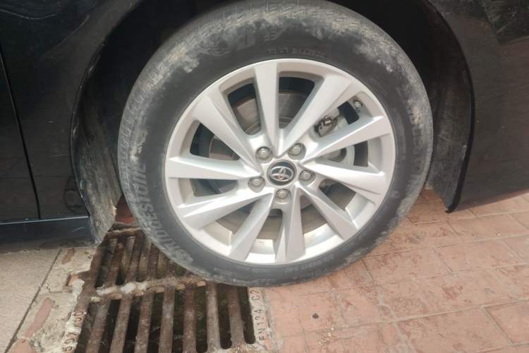 Used Toyota Camry 2021 2.0G Luxury Edition Right Front Wheel Hub