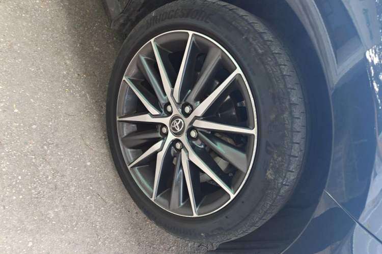 Used Toyota Camry 2021 2.5G Luxury Edition Right Front Wheel Hub