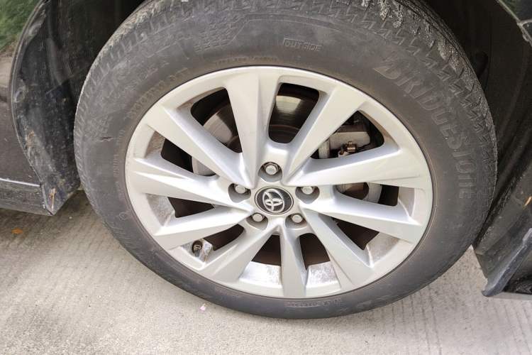 Used Toyota Camry 2021 2.0G Luxury Edition Right Front Wheel Hub