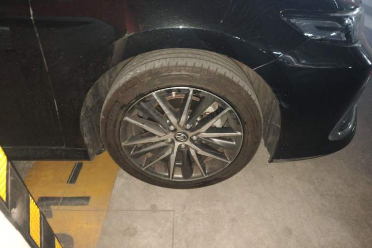 Used Toyota Camry 2021 2.5G Luxury Edition Right Front Wheel Hub